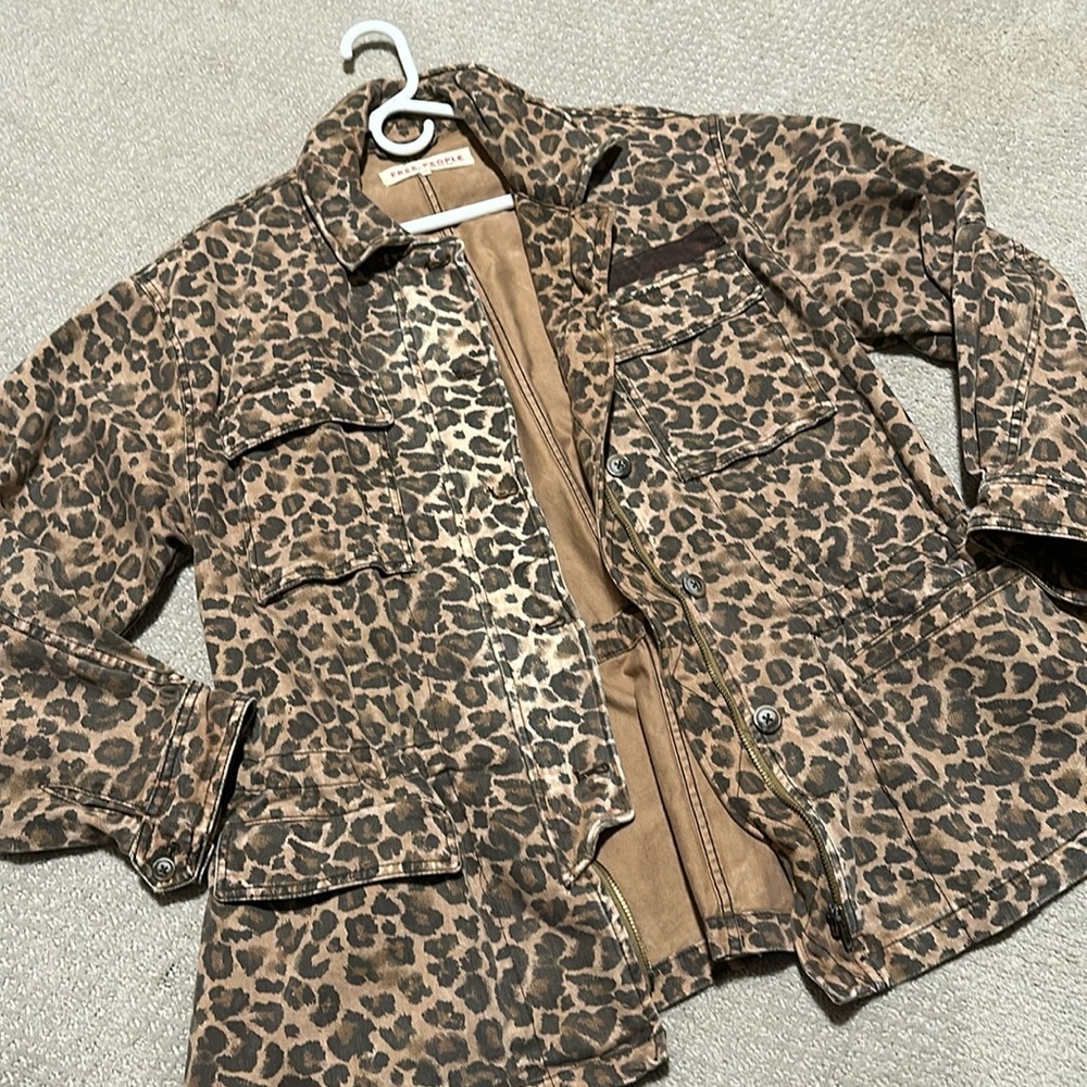 Wore once! Free People Oversized Leopard Jean Jacket 🐆
